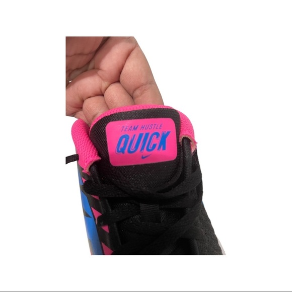 NIKE UNISEX YOUTH TEAM HUSTLE QUICK 2 (GS) BLACK PINK BLUE CQ9438-001 (s) 7Y-8.5 - Picture 6 of 8